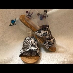 Open Toe Flat Slide Sandals.NEW